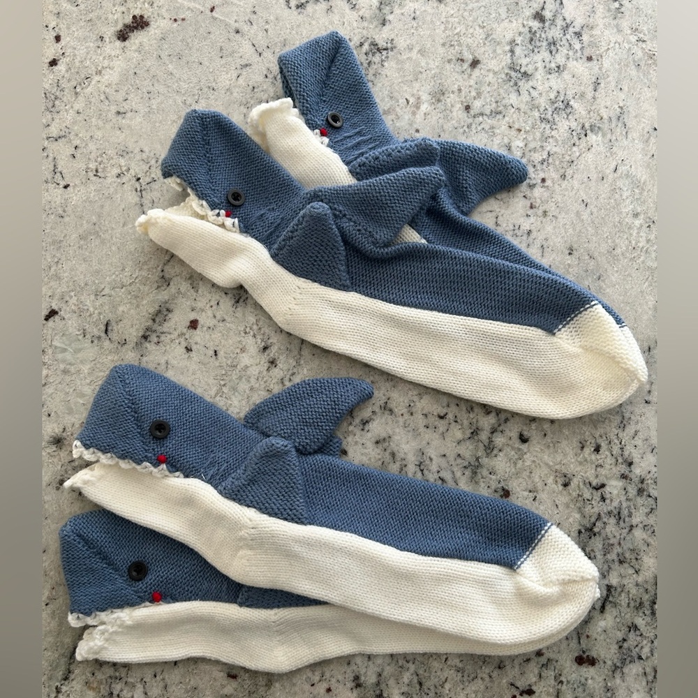 Unisex knit shark socks - 2 pairs